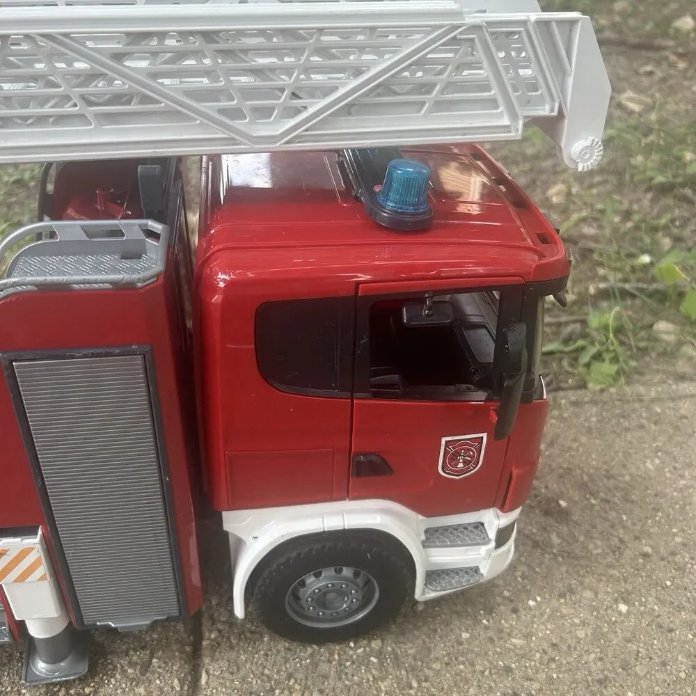 Bruder Scania Fire Engine Ladder Rescue Truck Toy 1/16 Made in Germany